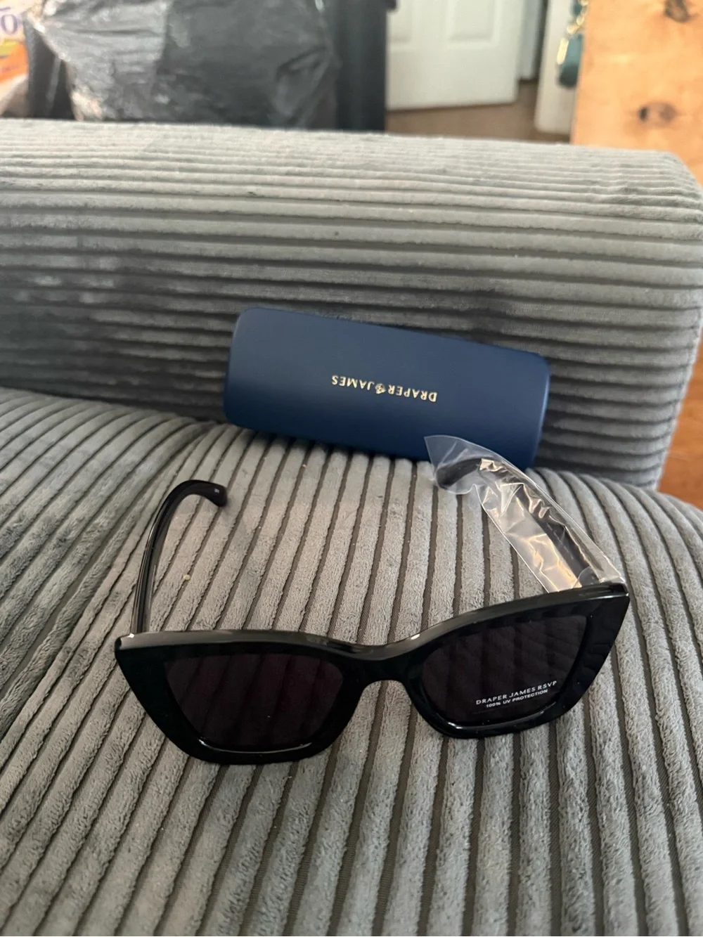 Draper James Black Cat-Eye Sunglasses Brand New! Women’s